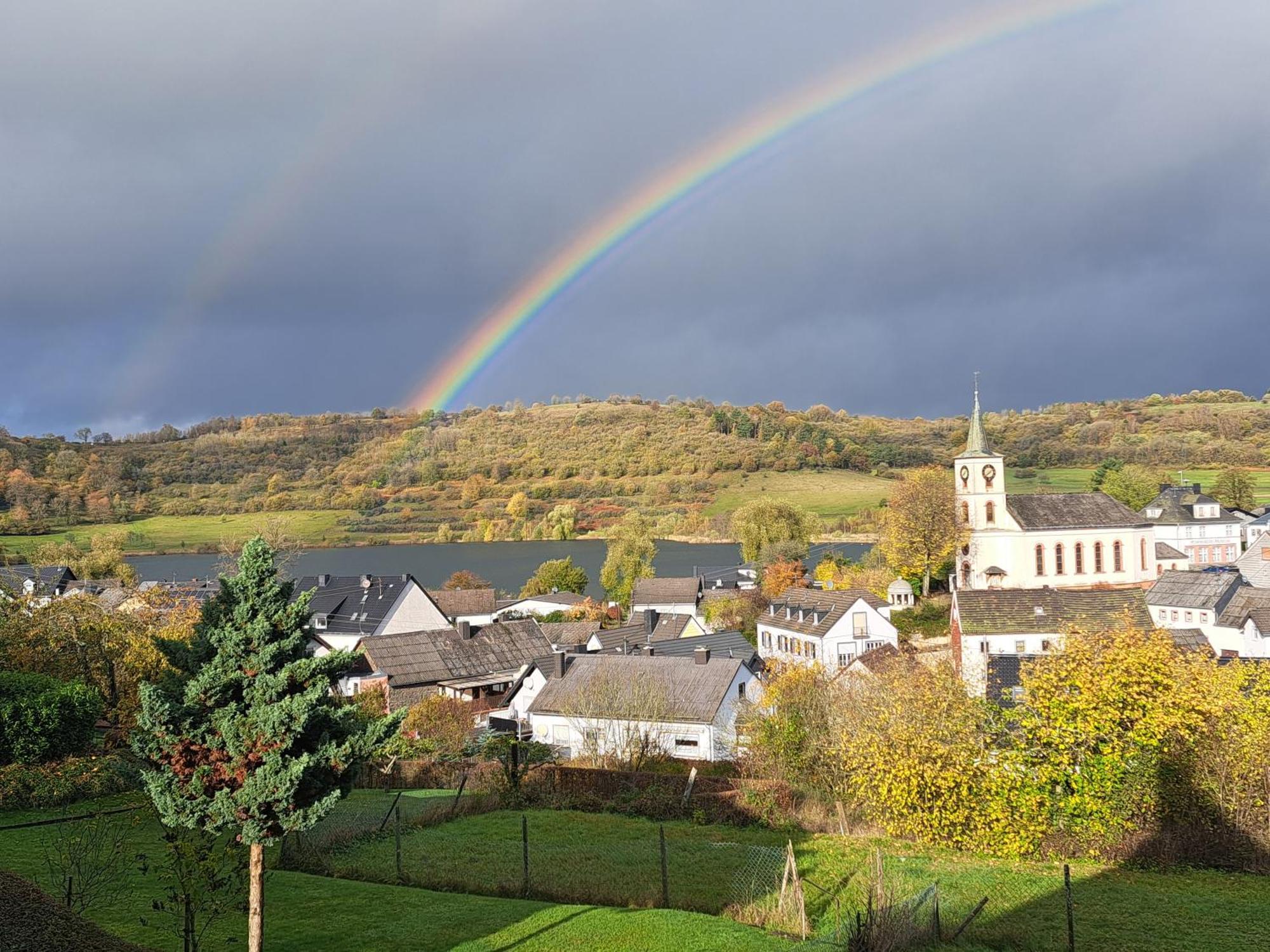 Haus Mit Idyllischem Seeblick Schalkenmehren Extérieur photo