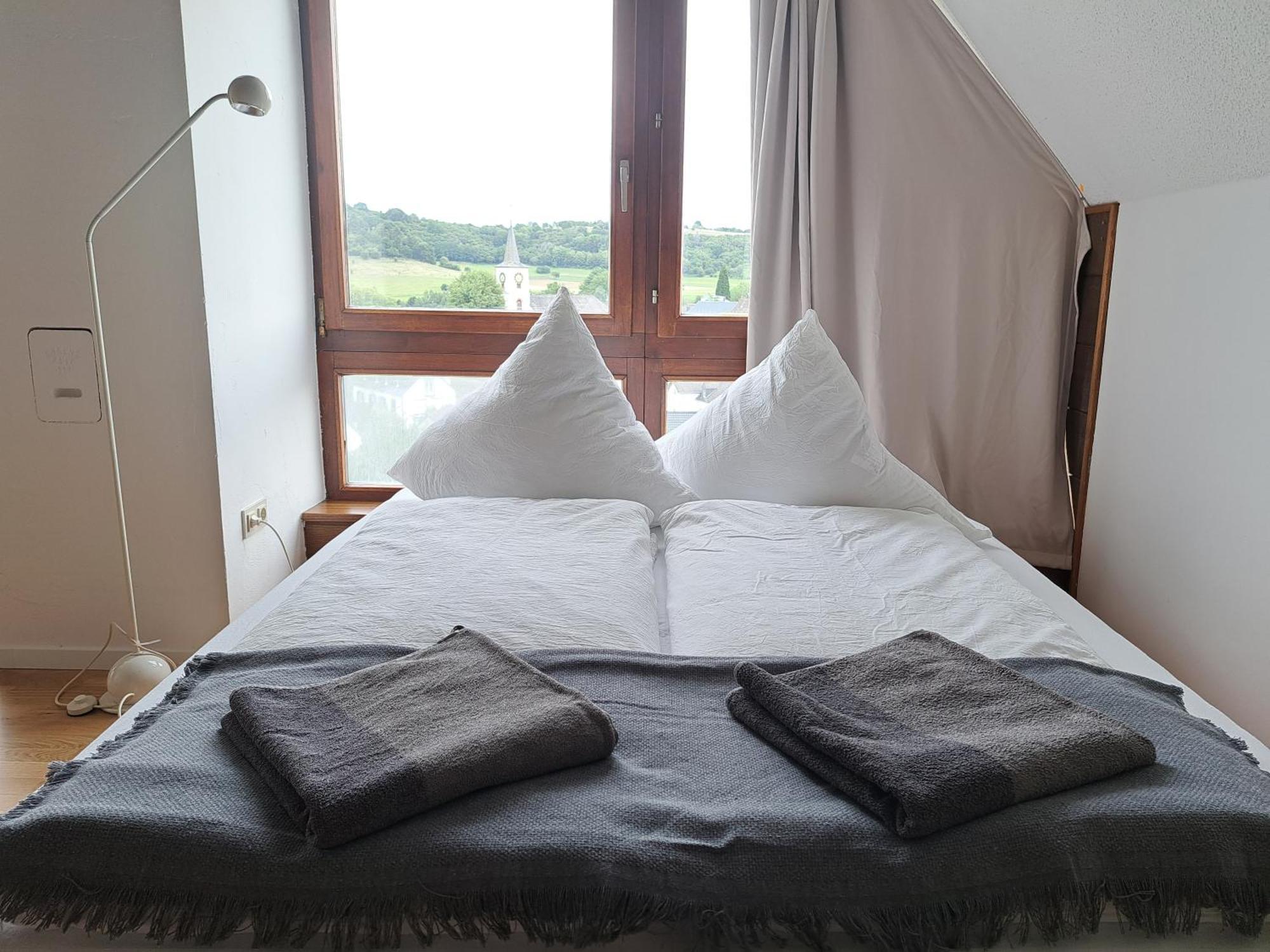 Haus Mit Idyllischem Seeblick Schalkenmehren Extérieur photo
